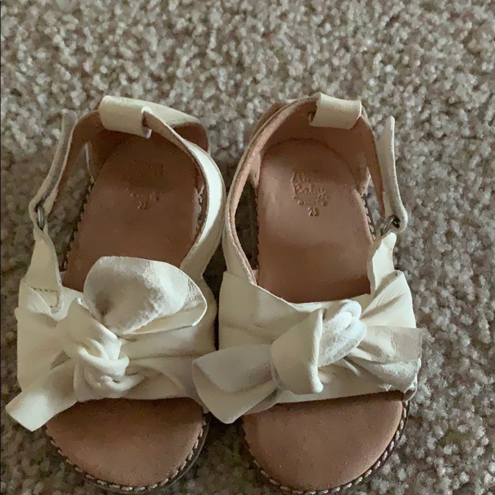 Ute white Zara sandals!!